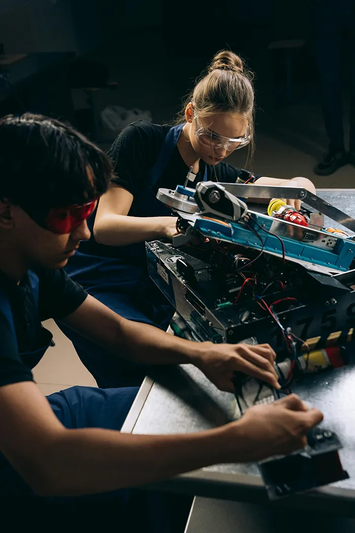 BattleBots Competitions: From Local Arenas to World Championships